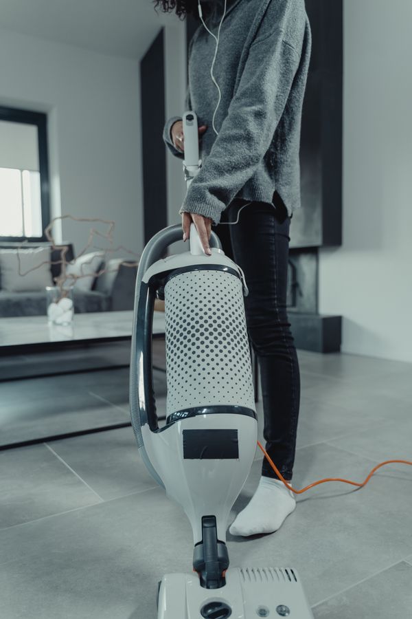 An upright vacuum cleaner